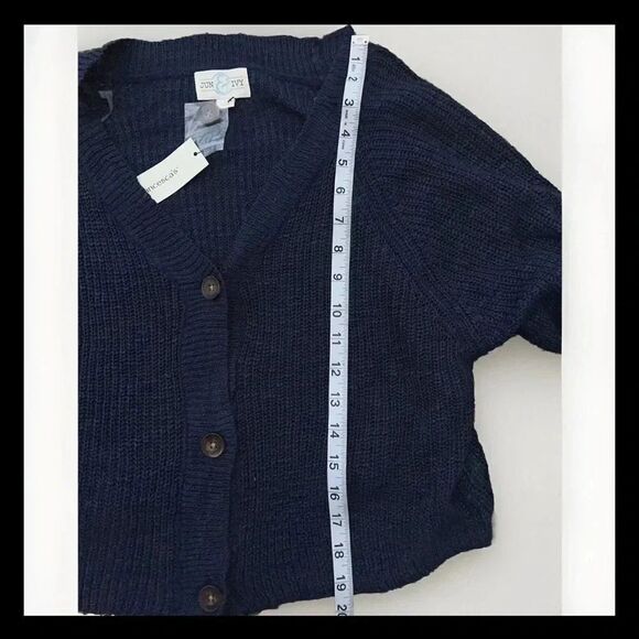 Francesca's‎ Collections Crop Navy Blue Sweater Size Large - Picture 8 of 9